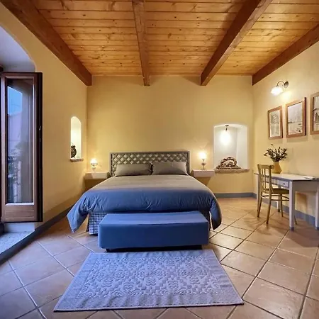 Casa de Férias Eat Sleep And Wander Historic Central House