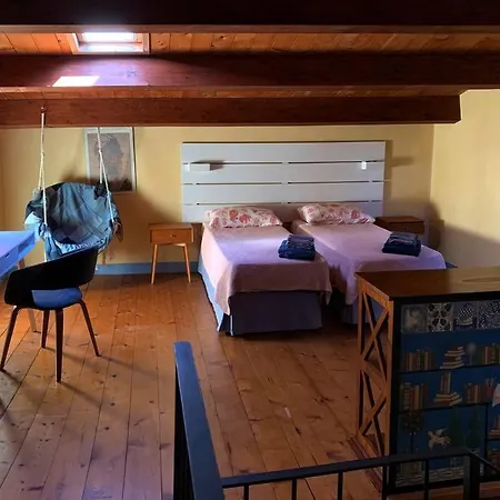 Dom wakacyjny Eat Sleep And Wander Historic Central House Bosa